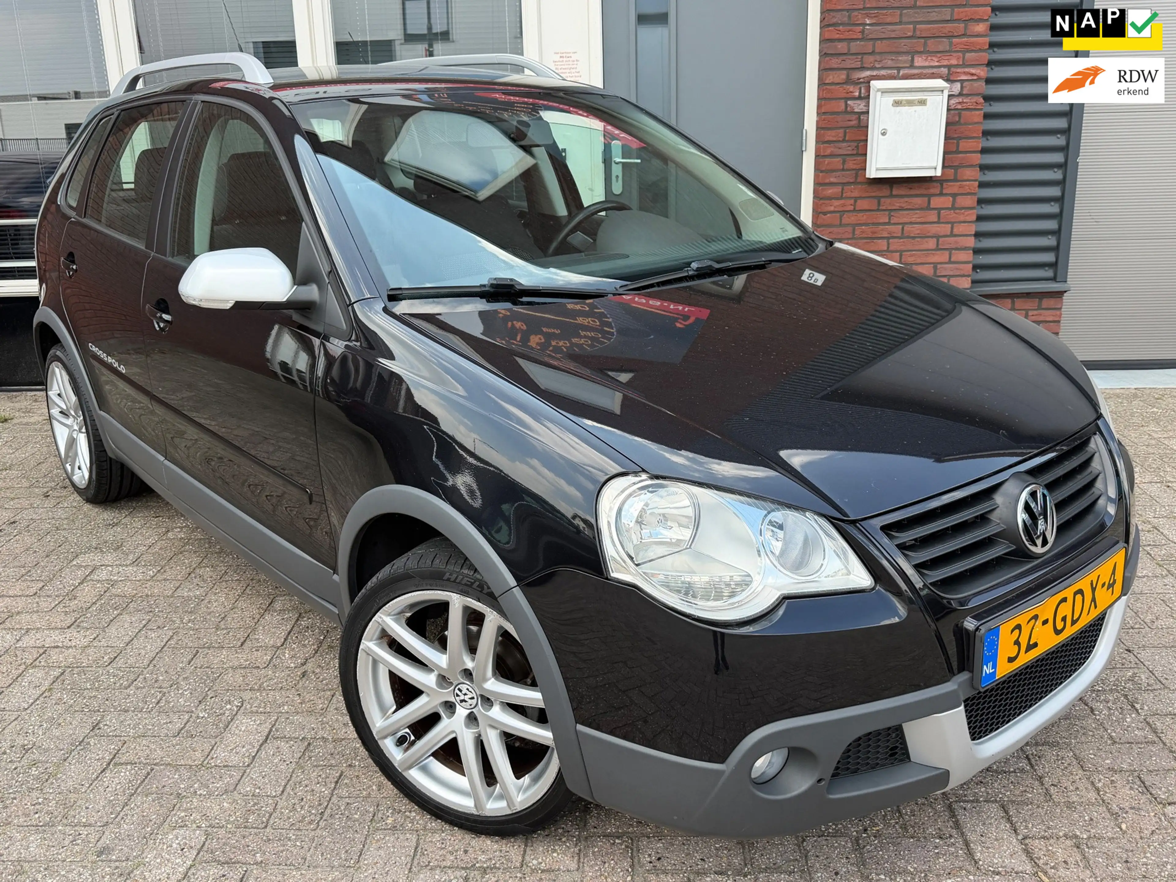 Volkswagen Polo Cross 1.4-16V / Airco / Cruise / 17 inch / NAP
