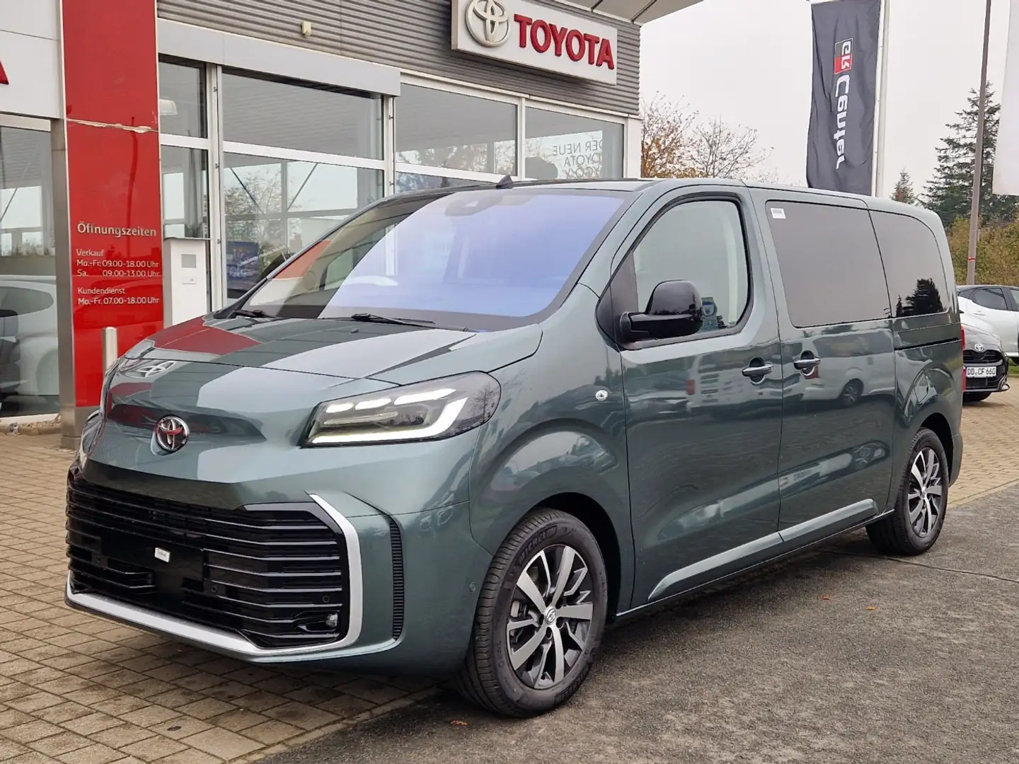 Toyota Proace Verso L1 2,0 D-4D Teamplayer Navi Vert - 1