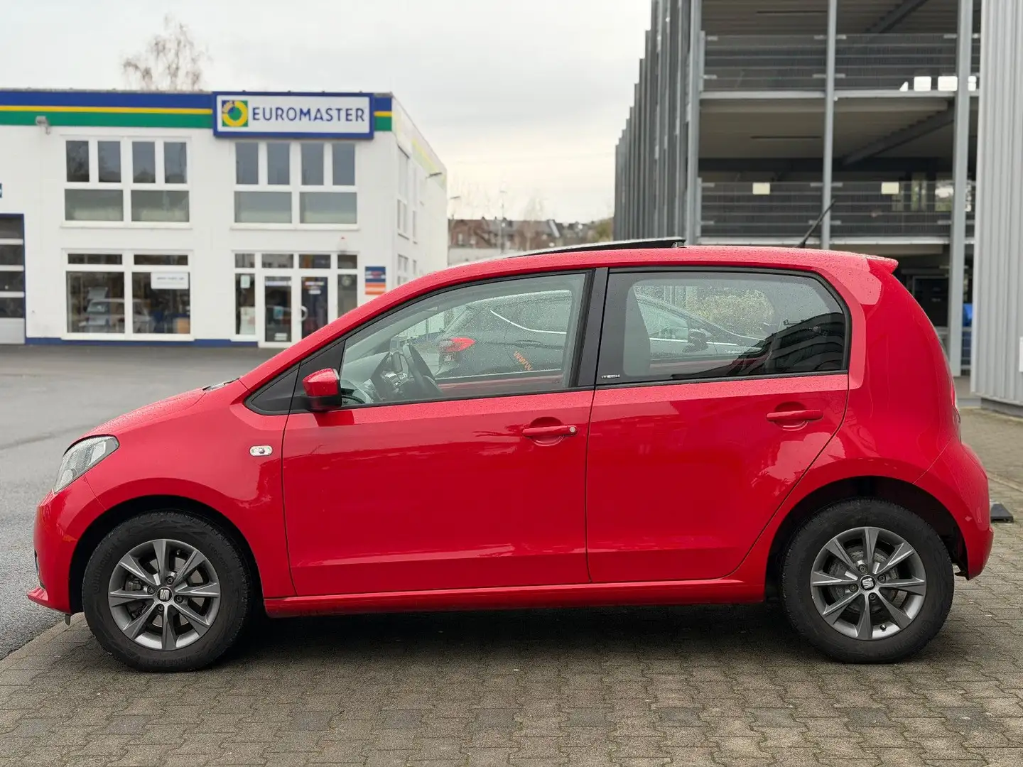 SEAT Mii I-Tech 50 kW 1.Hand Navi Tempo S-Dach Sound Rot - 1