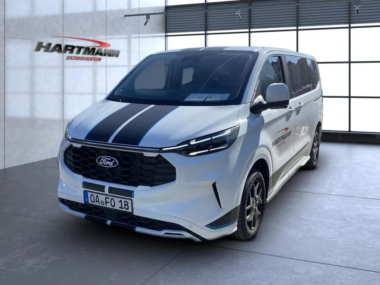 Ford Tourneo Custom Sport AWD L1 Sportpaket Navi LED 2
