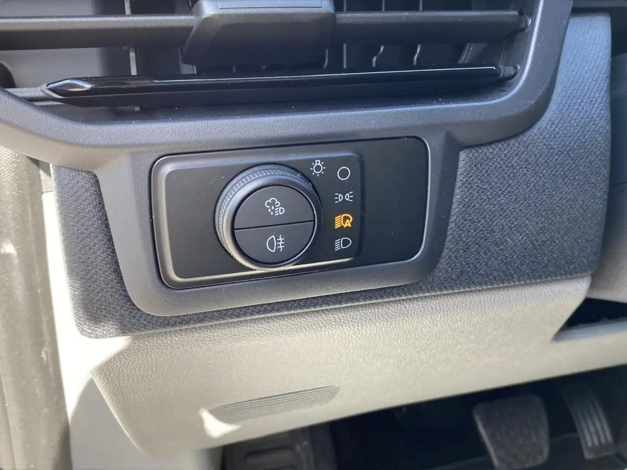 Ford Tourneo Custom Sport AWD L1 Sportpaket Navi LED 14