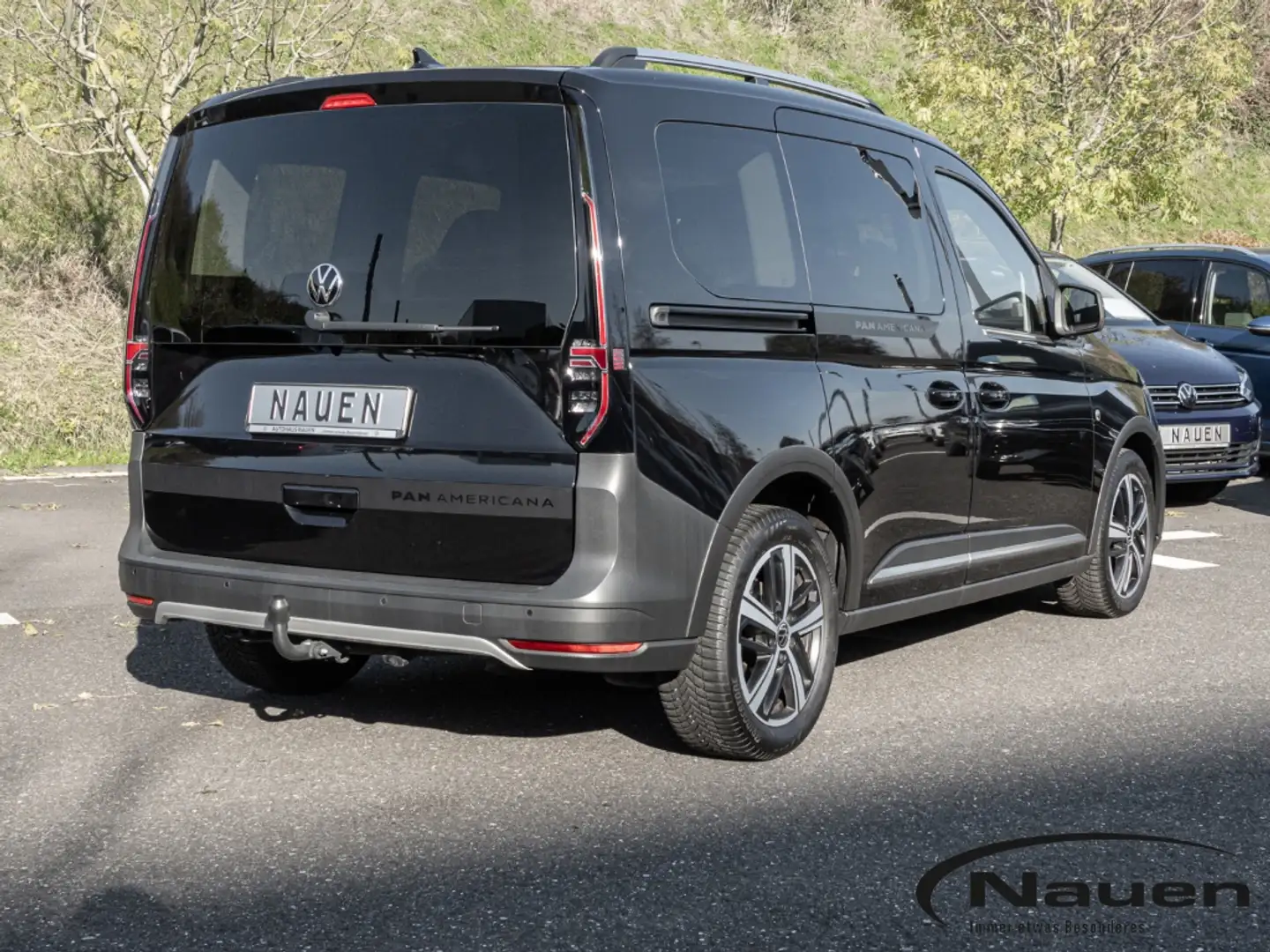 Volkswagen Caddy 2.0 TDI DSG PanAmericana *AHK*ACC*KAMERA*LEDER* Zwart - 2