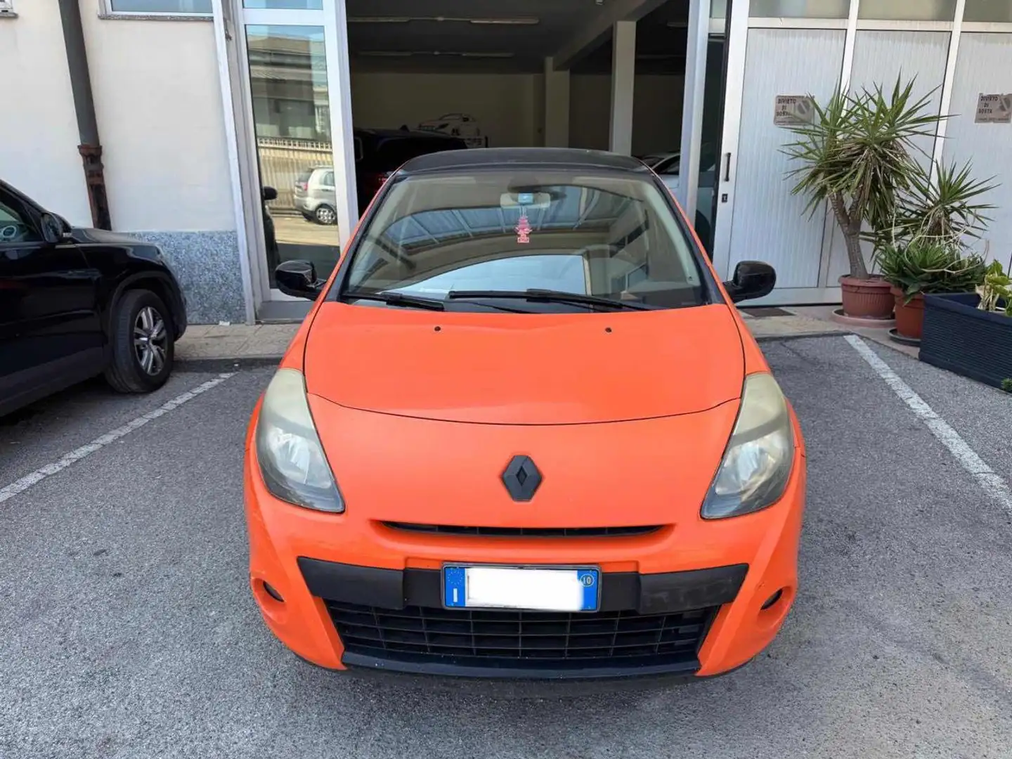 Renault Clio 1.2 16V TCE 100CV 5 porte Luxe Oranje - 1