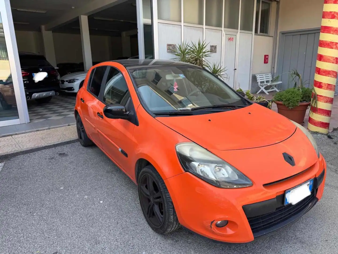 Renault Clio 1.2 16V TCE 100CV 5 porte Luxe Oranje - 2
