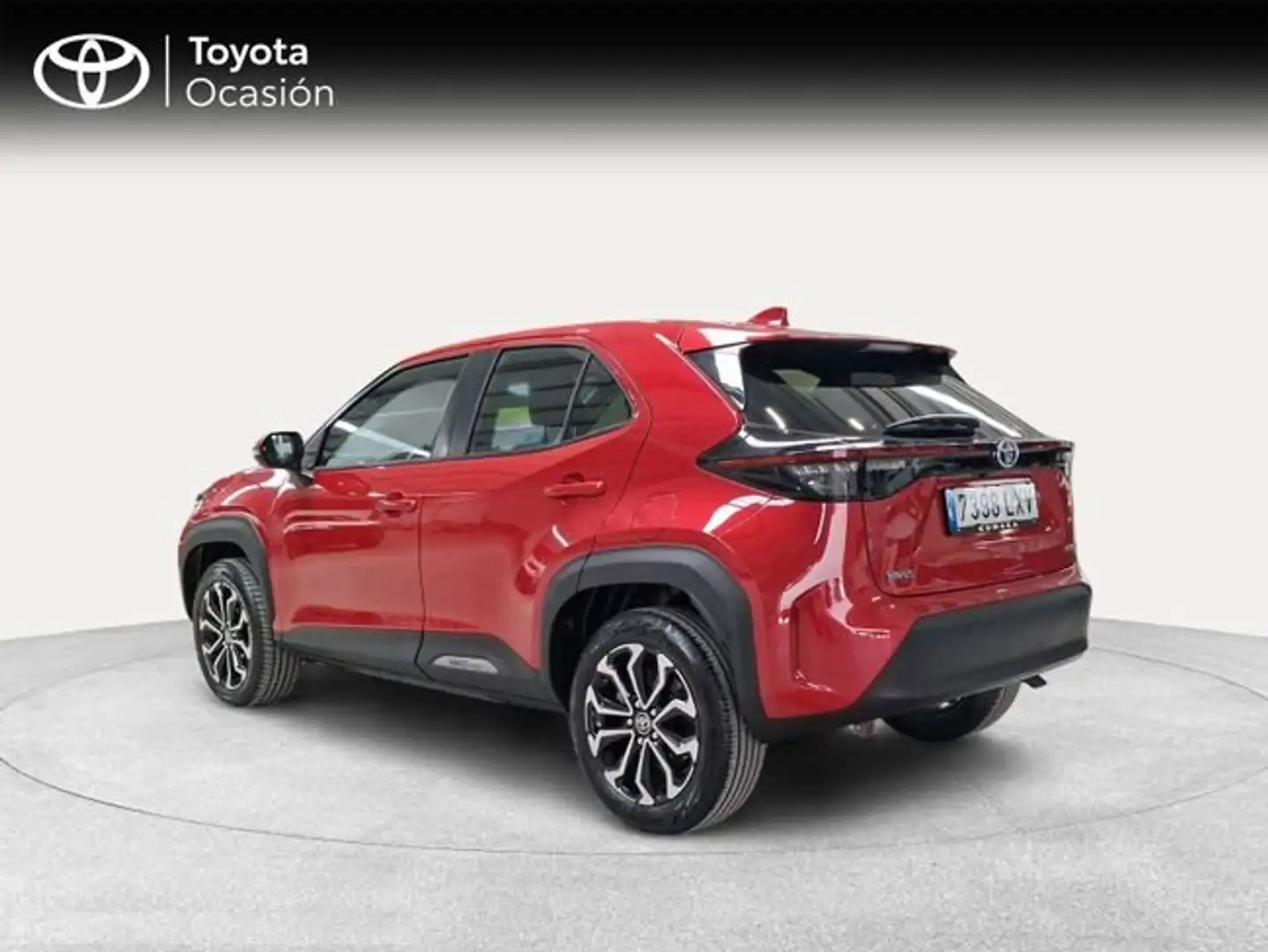 Toyota Yaris Cross 120H Active Tech Pack Comfort Rojo - 2