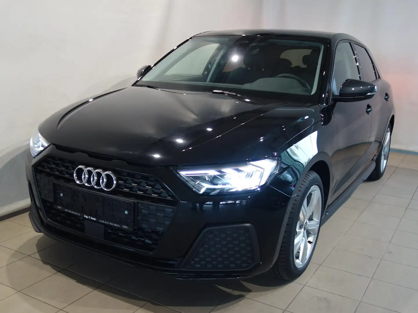 Audi A1 25 TFSI intense Schwarz - 1