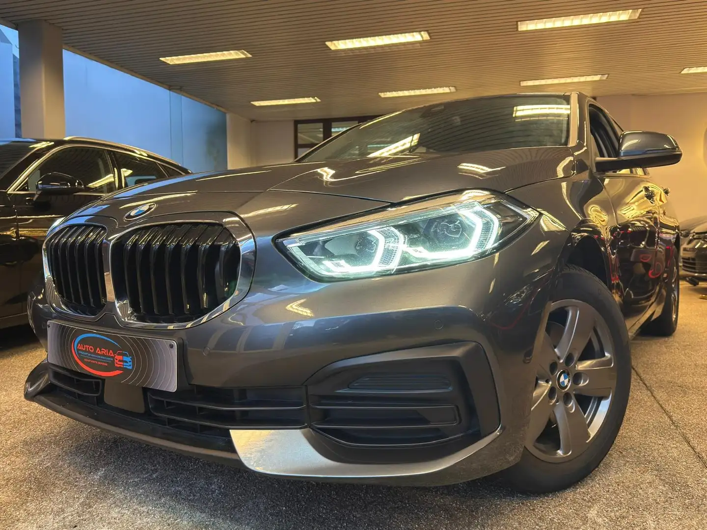 BMW 118 118i OPF*COCKPIT*GRAND ECRAN*EU6D*GARANTIE12M Gris - 1