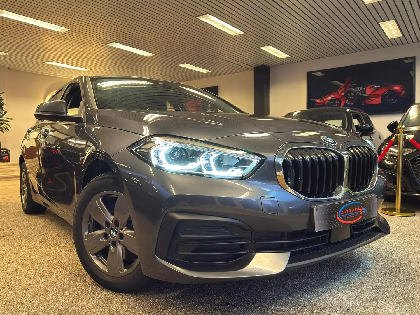 BMW 118 118i OPF*COCKPIT*GRAND ECRAN*EU6D*GARANTIE12M Gris - 2