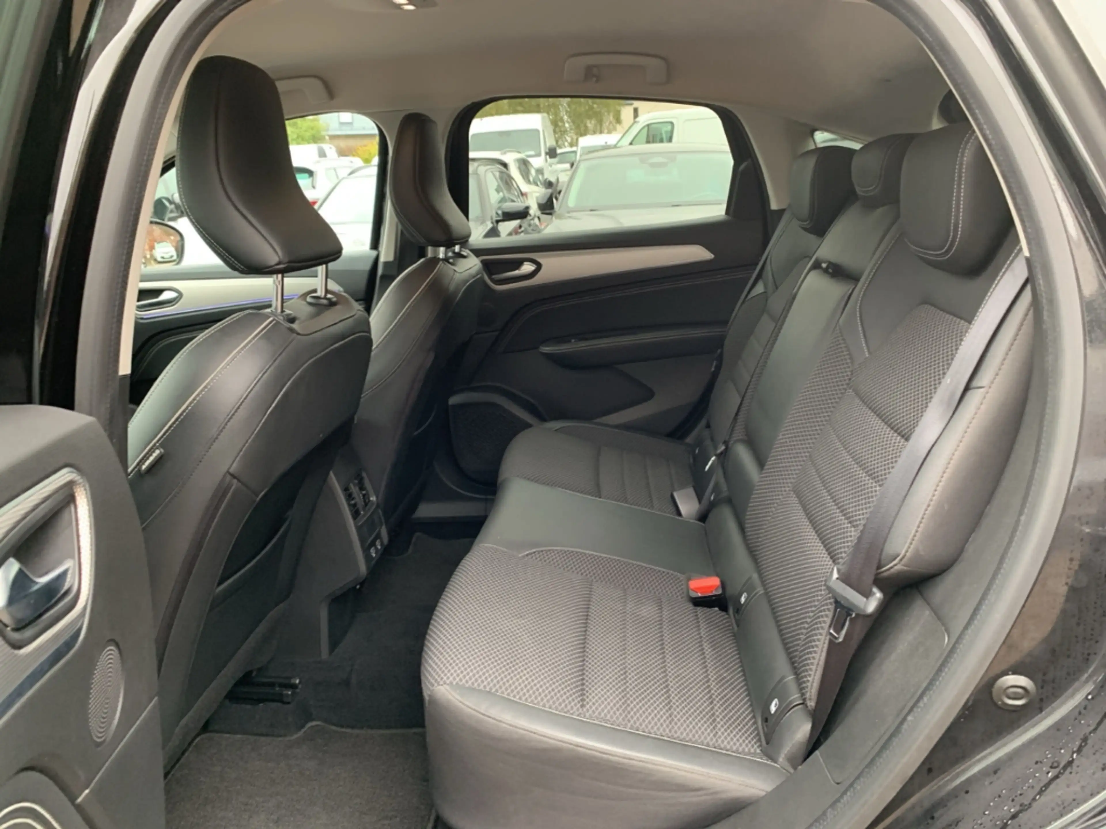 Renault Arkana INTENS 1.6 E-TECH HYBRID 145 Intens NAVI+SHZ+DAB — photo 11
