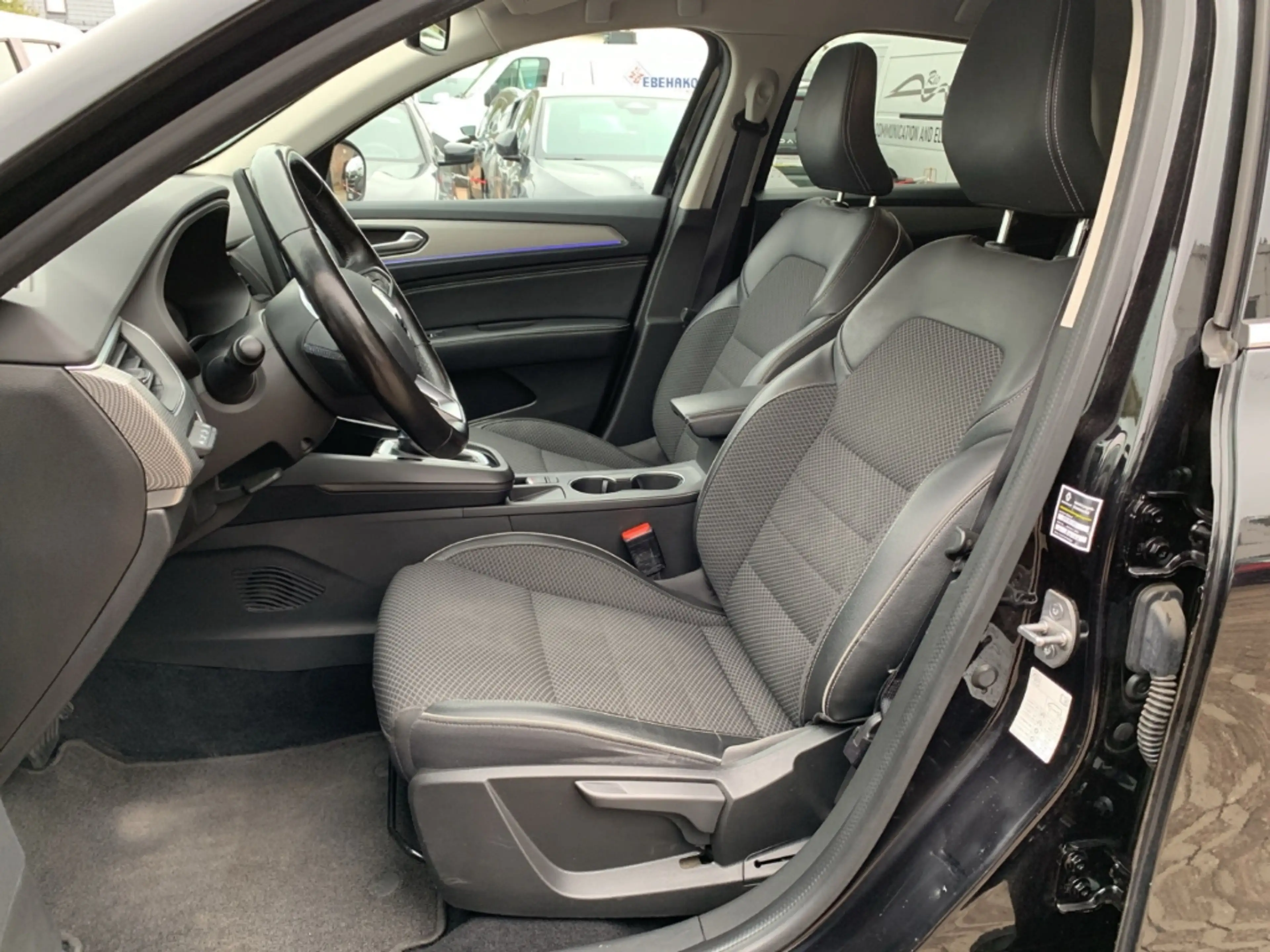 Renault Arkana INTENS 1.6 E-TECH HYBRID 145 Intens NAVI+SHZ+DAB — photo 9