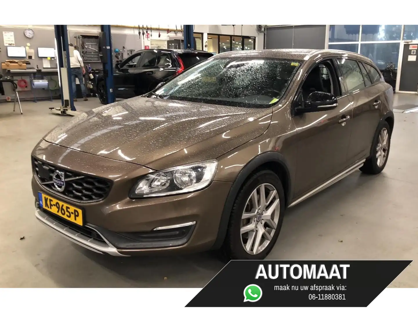 Volvo V60 Cross Country 2.0 T5 Summum | VAN 1e EIGENAAR | Brun - 1