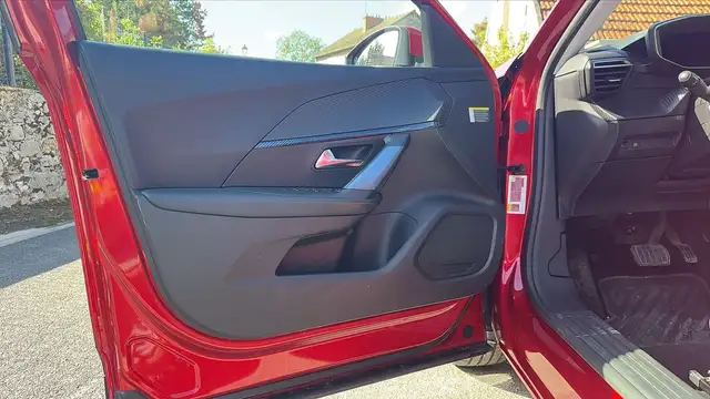 Peugeot 2008 view 7