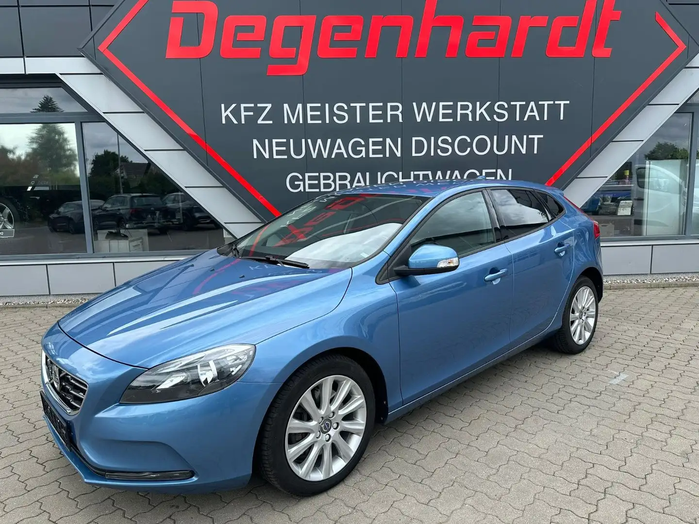 Volvo V40 You! Navi Kamera Virtual Cock AHK LED-Tag Blau - 1