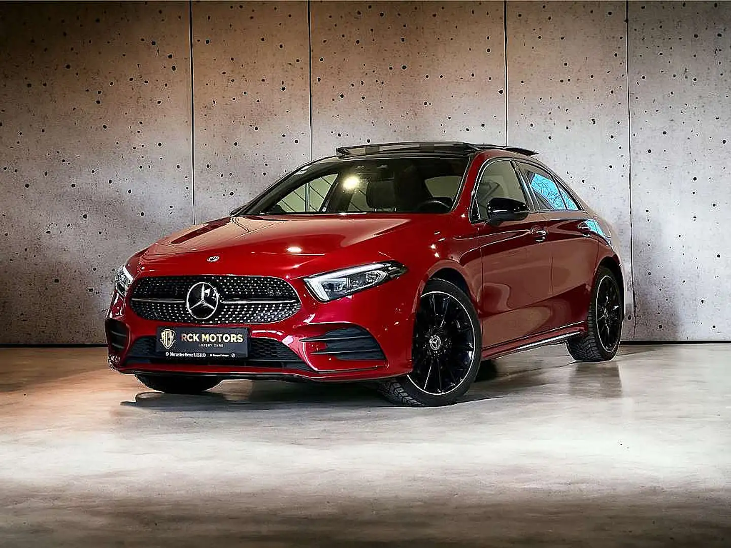 Mercedes-Benz A 250 e PHEV Aut. // AMG-Line // Night Paket // Pano ... Rouge - 1