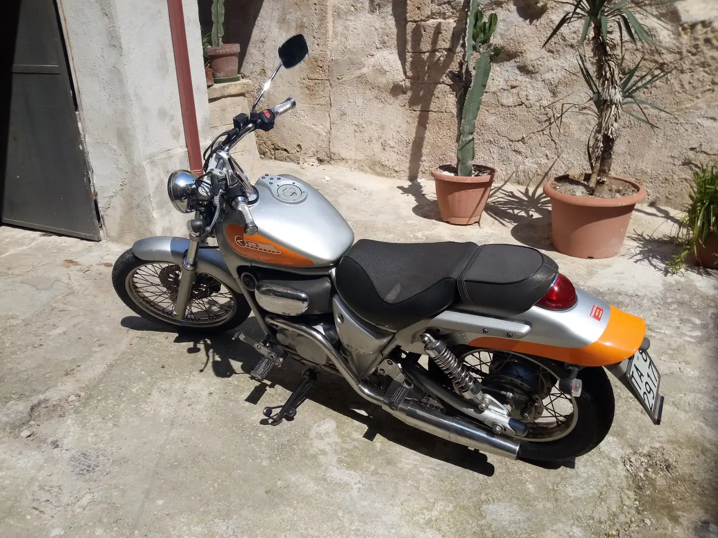 Aprilia Classic 125 Custom Oranžová - 1