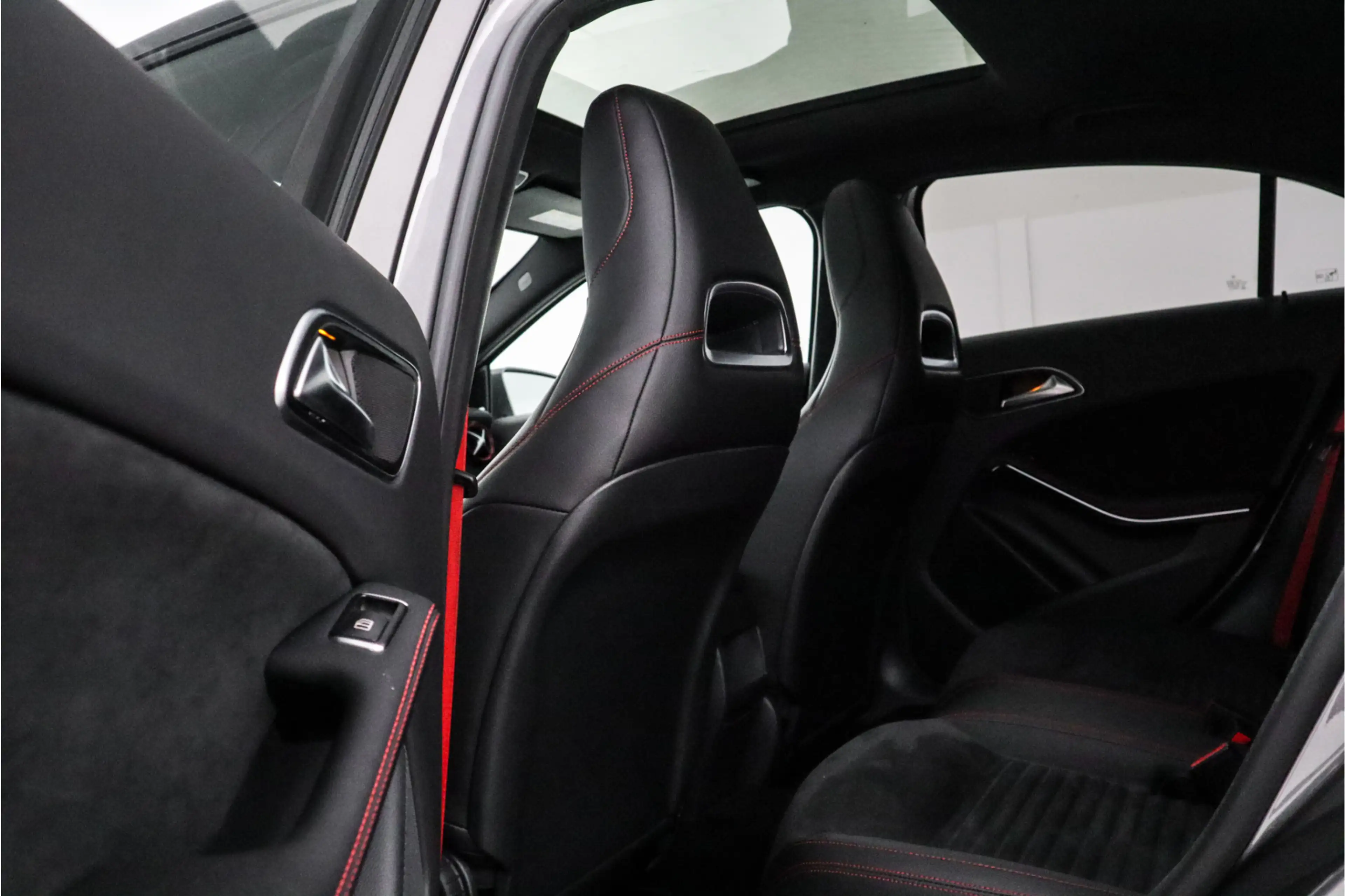 Mercedes-Benz A 45 AMG 4MATIC - Camera, Harman/Kardon, Navigatie, — photo 29