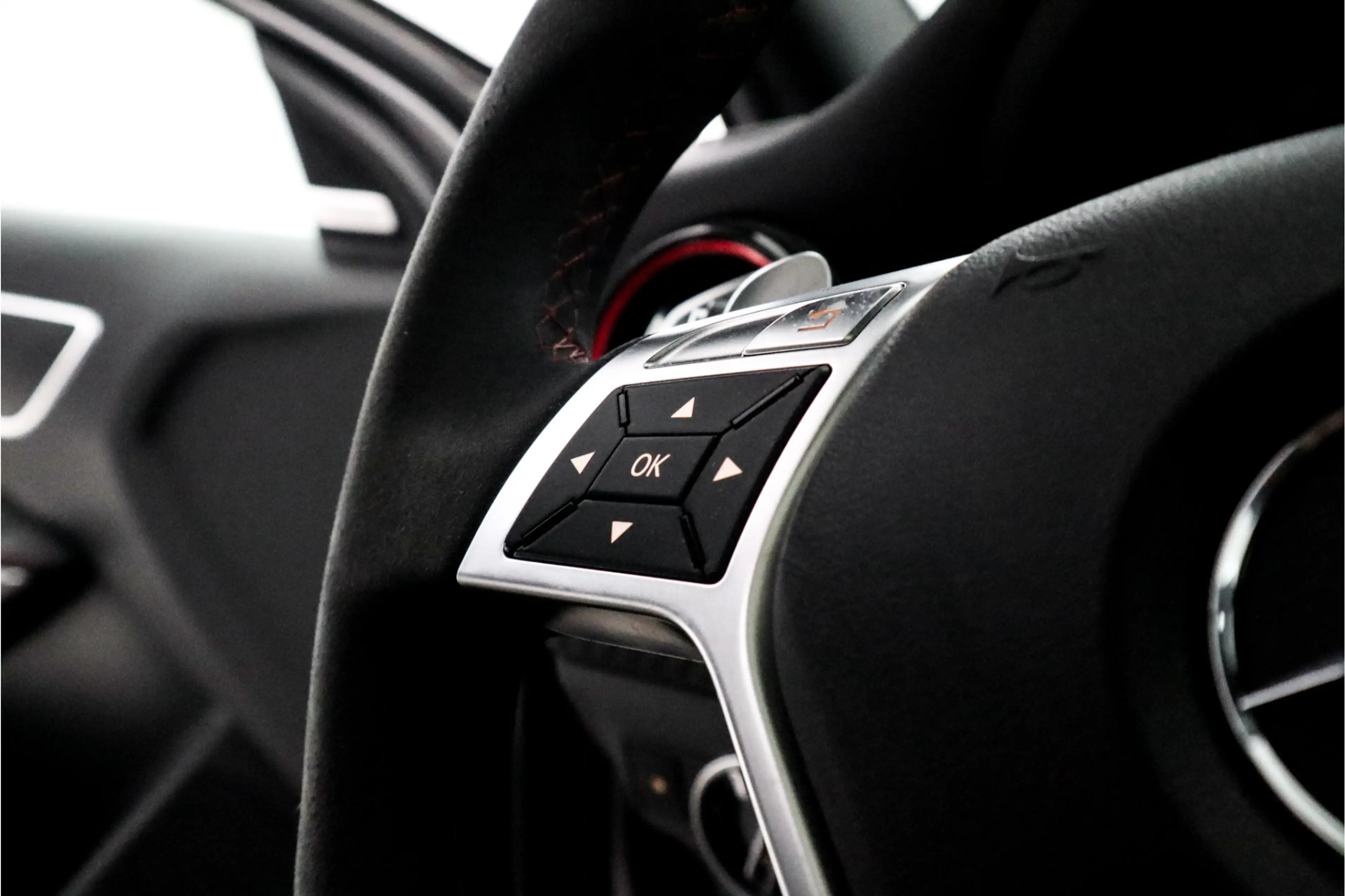 Mercedes-Benz A 45 AMG 4MATIC - Camera, Harman/Kardon, Navigatie, — photo 17