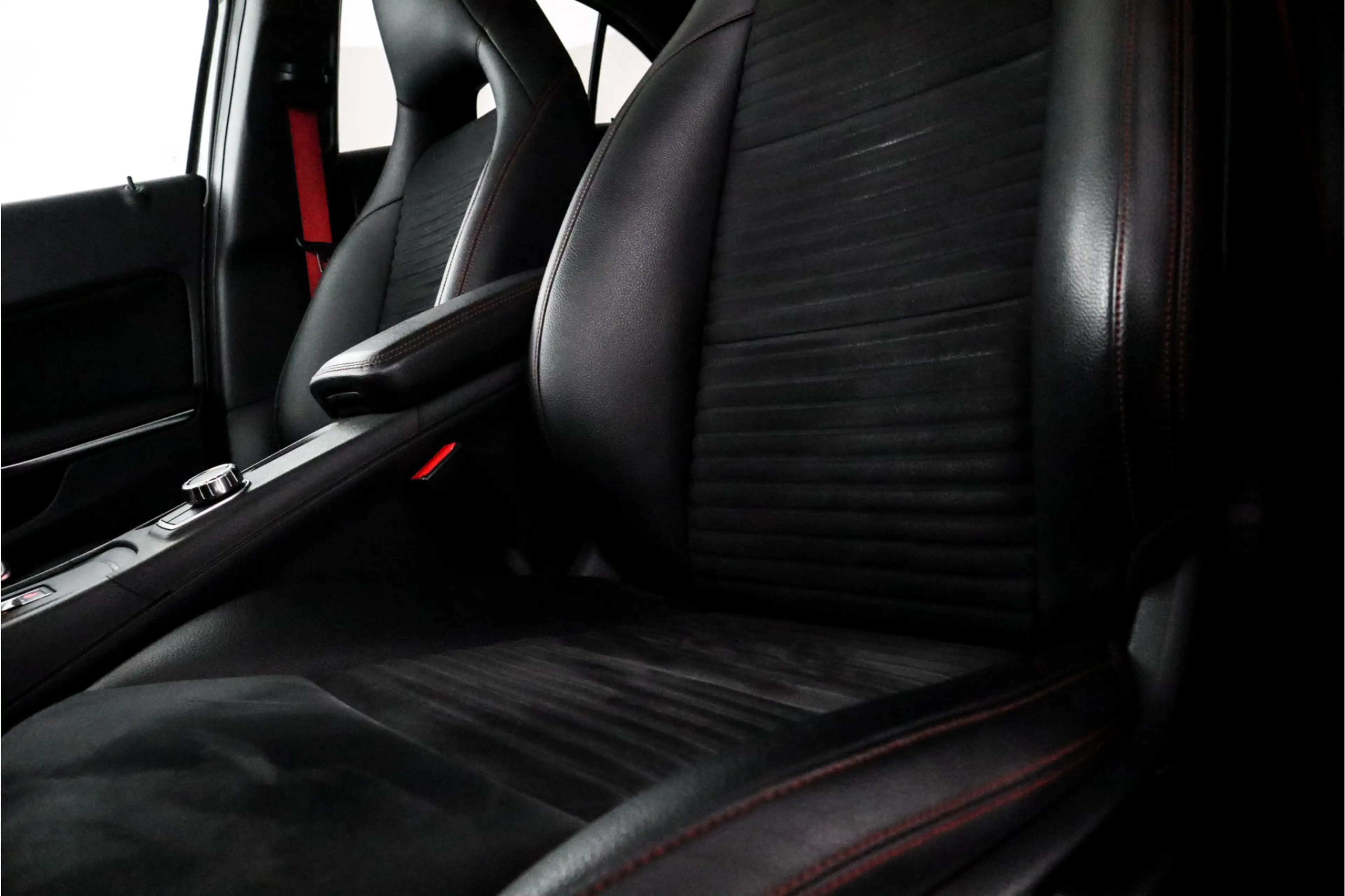 Mercedes-Benz A 45 AMG 4MATIC - Camera, Harman/Kardon, Navigatie, — photo 25