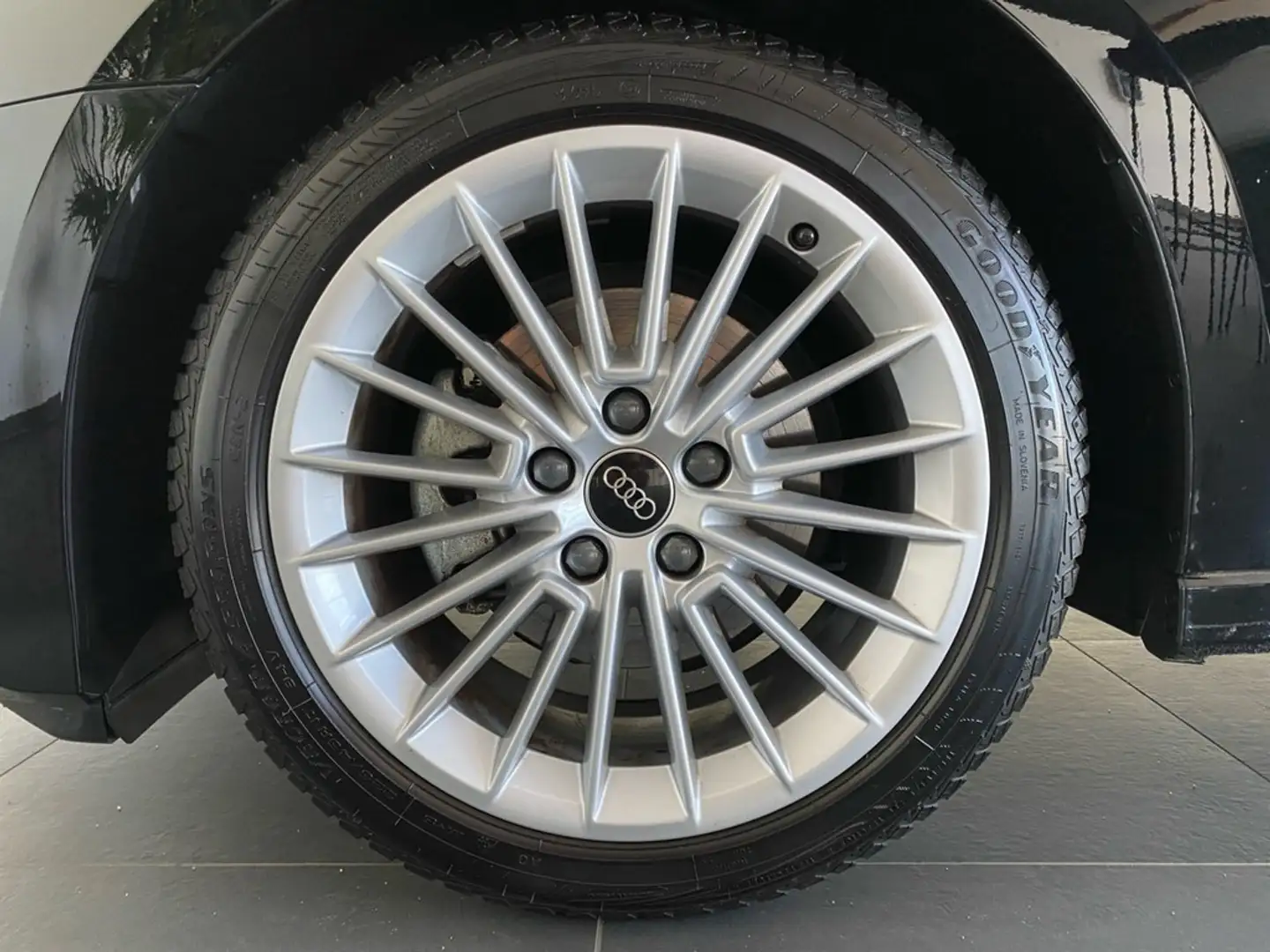 Audi A3 Sportback 35 TFSI advanced S line business Noir - 2