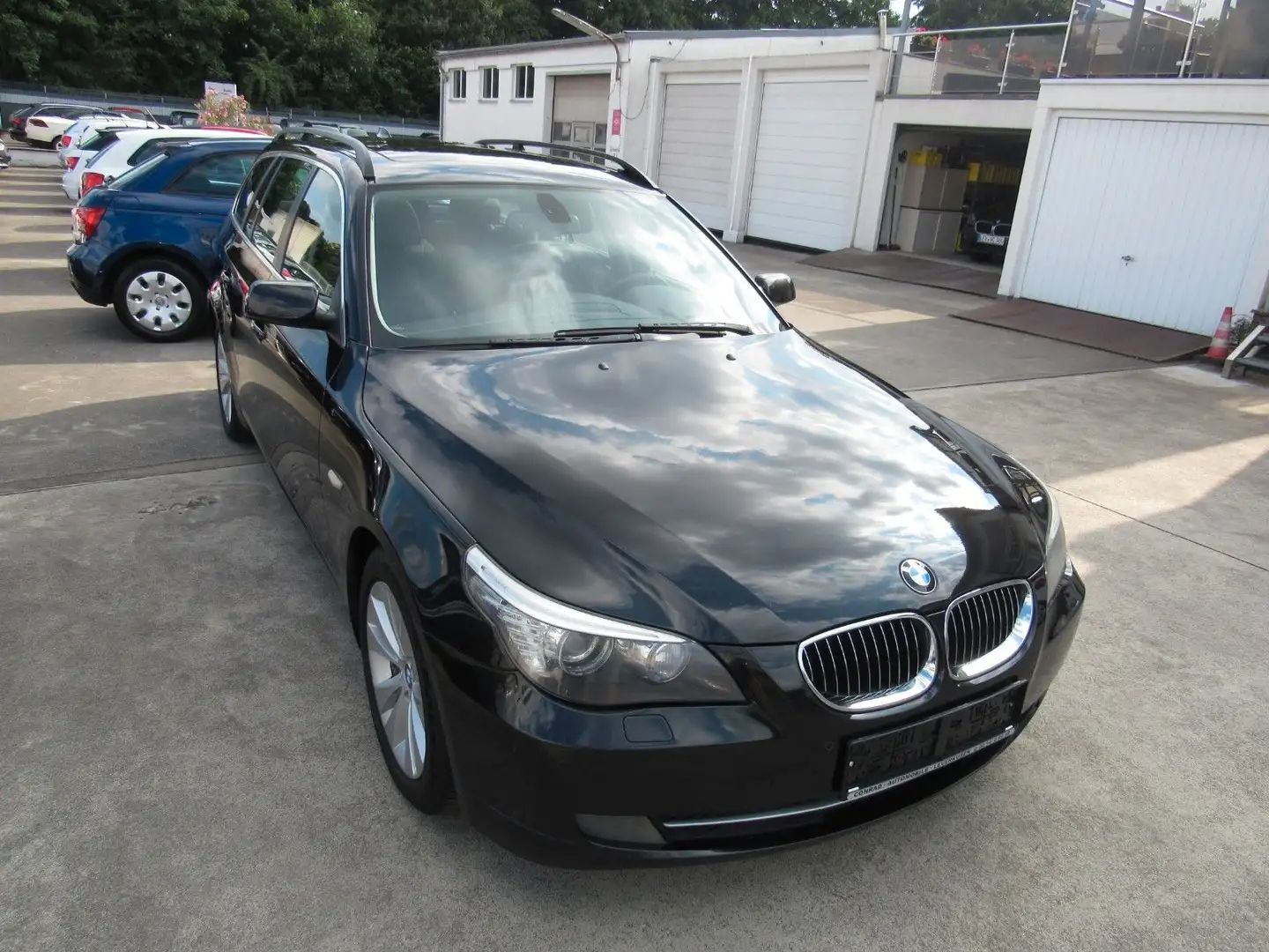 BMW 535 Baureihe,AUTOMATIK,KLIMA,SCHIEBEDACH,LEDER. Schwarz - 2