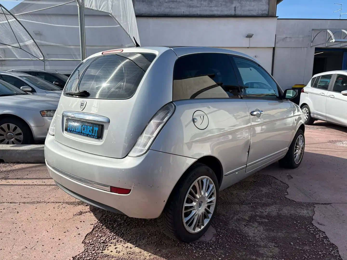 Lancia Ypsilon YPSILON 1.3 MJT 75 CV - AUTO PER COMMERCIANTI NON Argento - 2