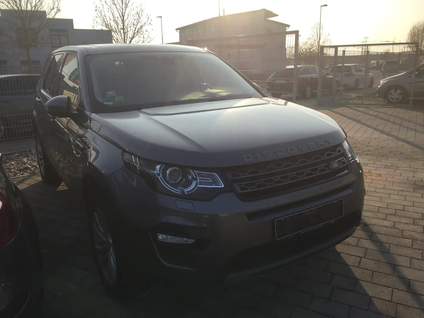 Land Rover Discovery Sport TD4 Aut. HSE Luxury Gris - 1
