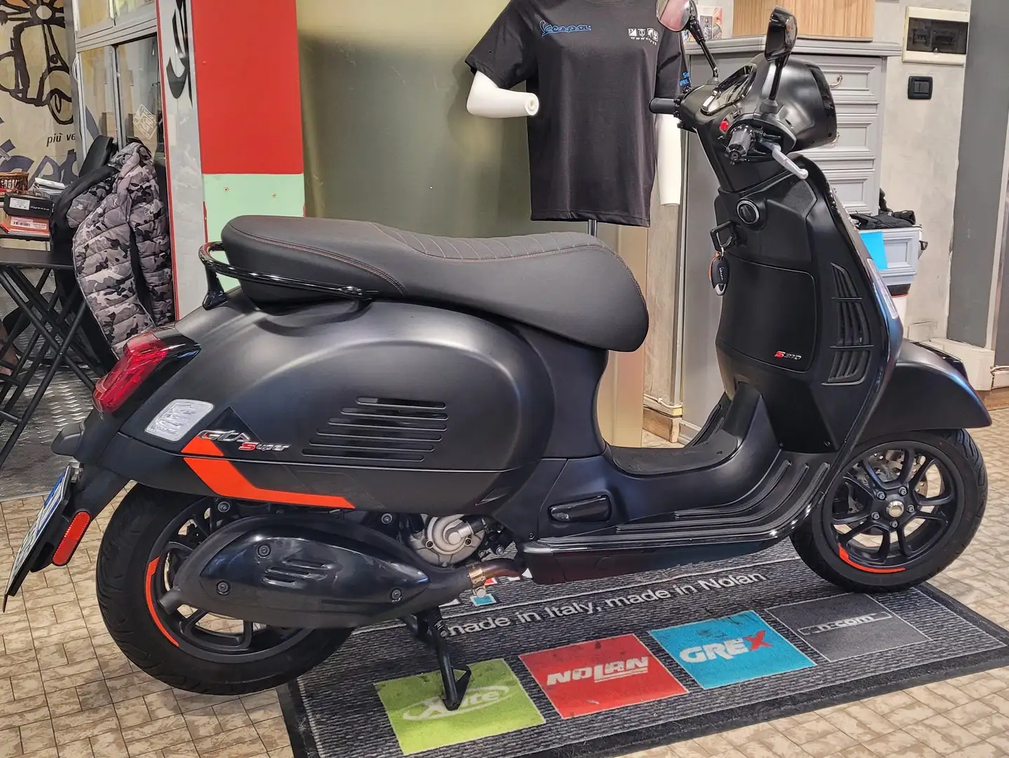 Vespa GTS Super Sport 310 Nero - 1