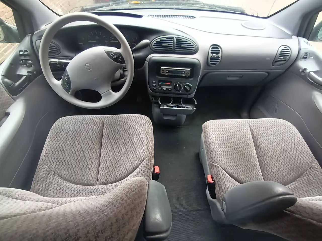 Chrysler Voyager 2.4i SE, foto 6