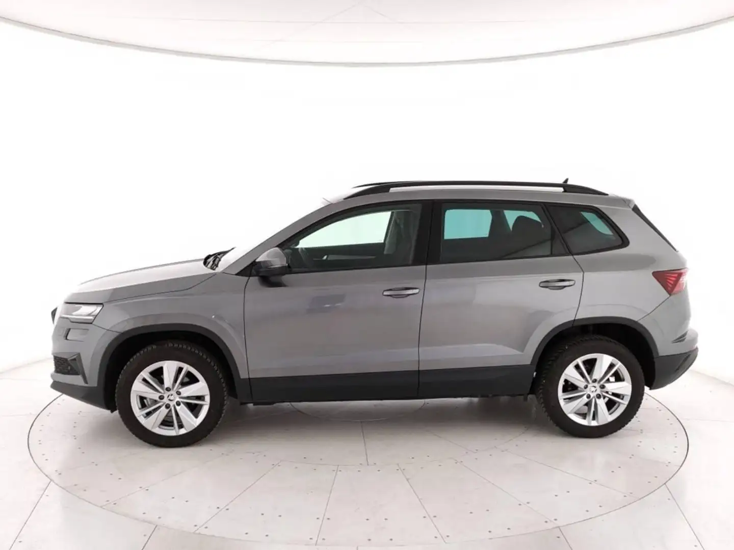 Skoda Karoq 1.5 tsi Executive dsg Grau - 2