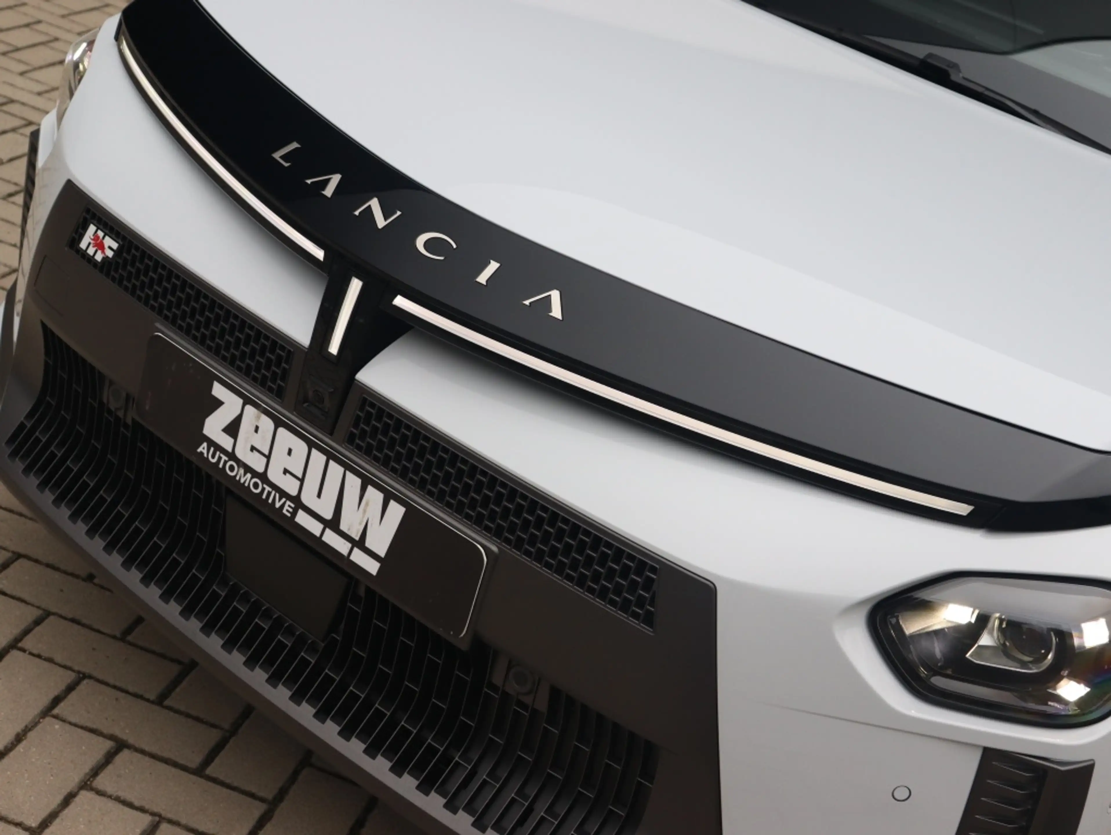 Lancia Ypsilon 1.2T Hybride HF Line | Sala | Tech pack | Navi | — photo 3