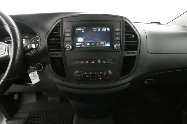 Mercedes-Benz Vito view 11