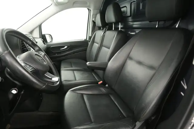 Mercedes-Benz Vito view 9