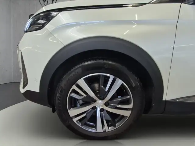 Peugeot 3008 view 11