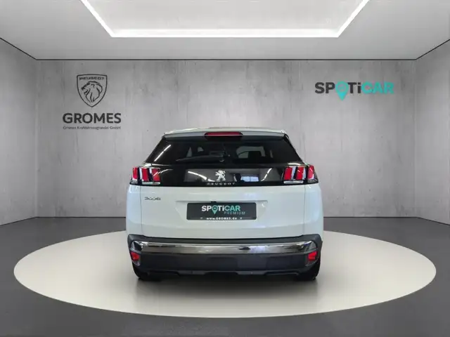 Peugeot 3008 view 4