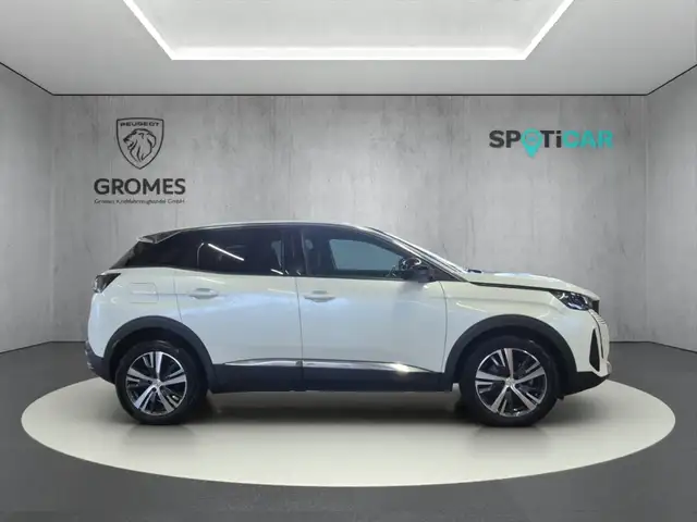 Peugeot 3008 view 2