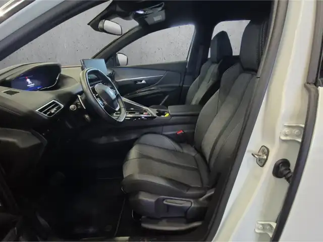 Peugeot 3008 view 9