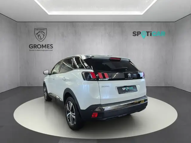 Peugeot 3008 view 5