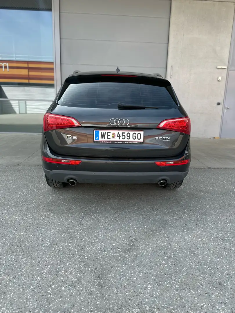 Audi Q5 3,0 TDI quattro DPF S-tronic Grau - 2