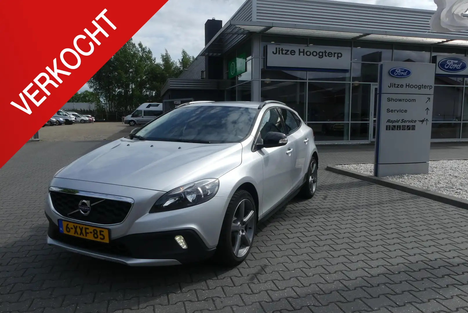 Volvo V40 Cross Country 1.6 D2 Summum CRUISE, CLIMA, NAVI, PDC, TREKHAAK, Grijs - 1