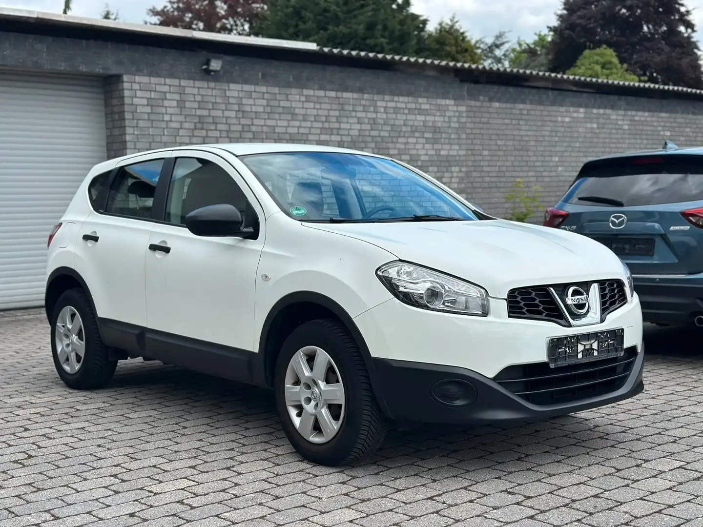 Nissan Qashqai Visia Multif.Lenkrad*Anhängerk.*Radio* Wit - 1