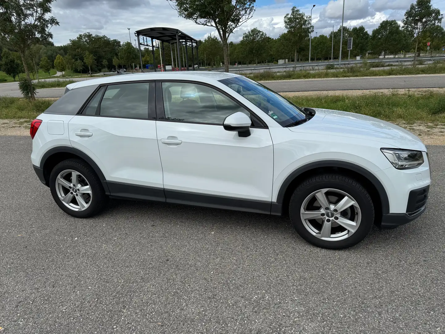 Audi Q2 Q2 30 TFSI AUDI Q2 30 TFSI COCKPIT/NAVI/LED/PDC Weiß - 2