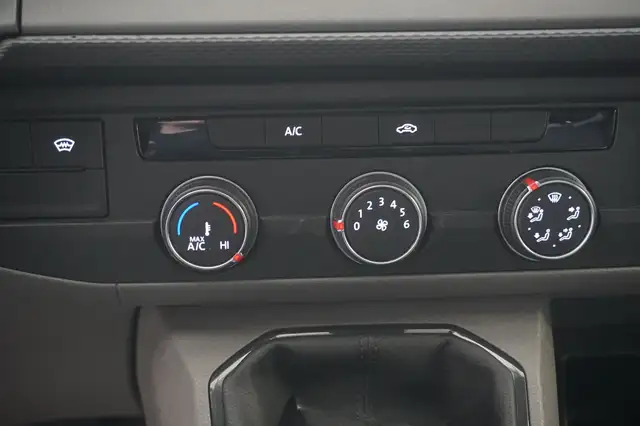 Volkswagen Transporter view 14