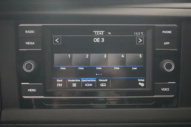 Volkswagen Transporter view 13