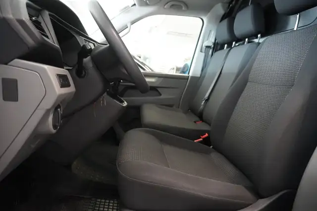 Volkswagen Transporter view 8