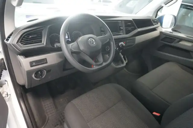 Volkswagen Transporter view 7