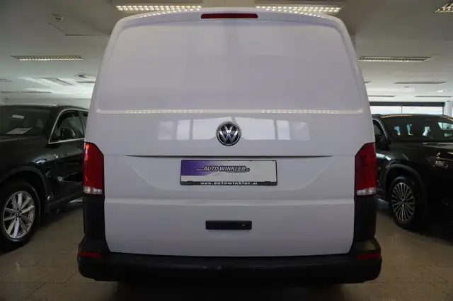 Volkswagen Transporter view 6