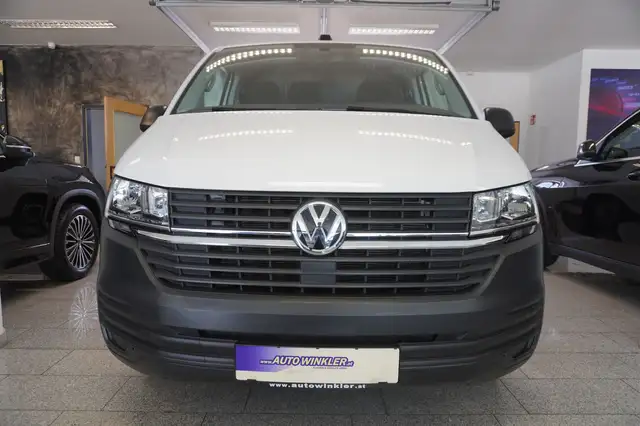 Volkswagen Transporter view 2