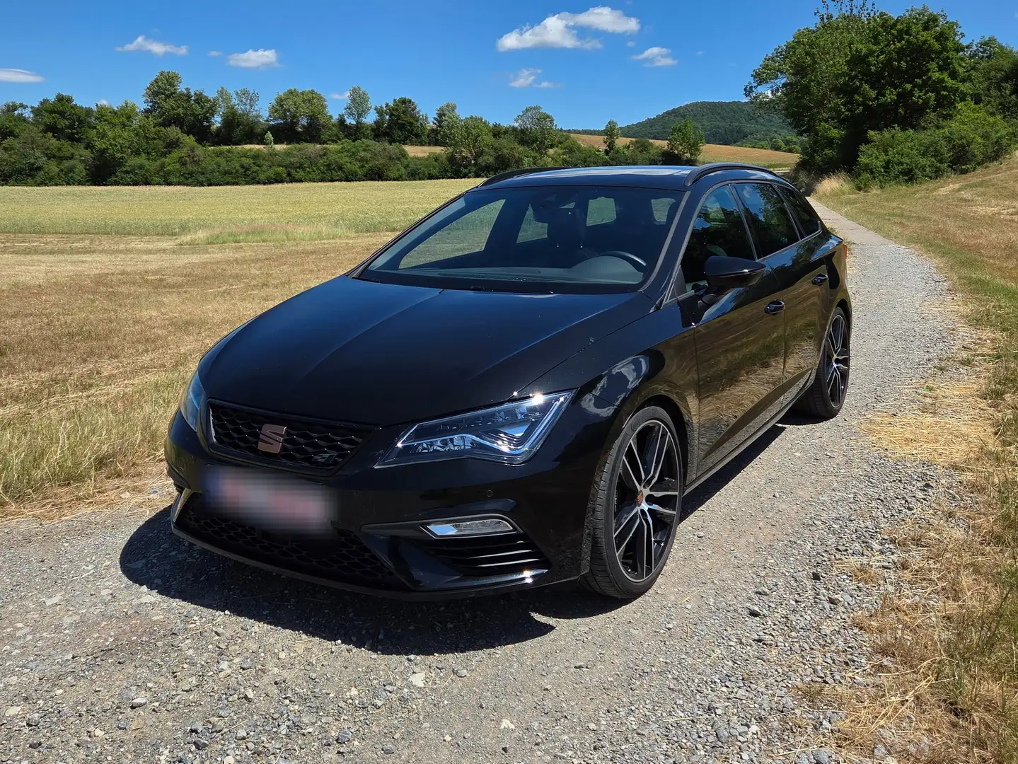 SEAT Leon Leon ST 2.0 TSI 4Drive OPF DSGCupra Schwarz - 1