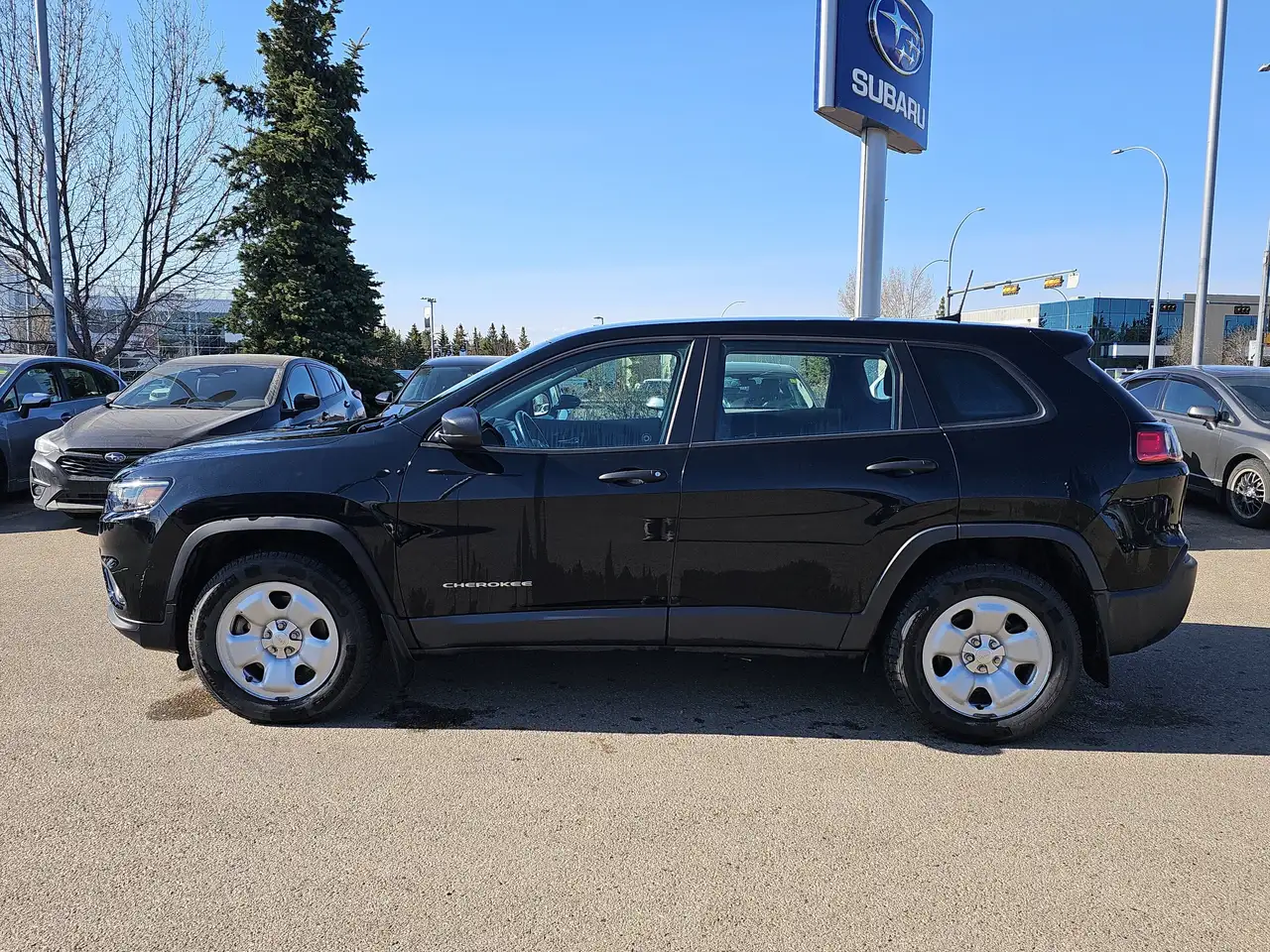 Jeep Cherokee photo Jeep Cherokee