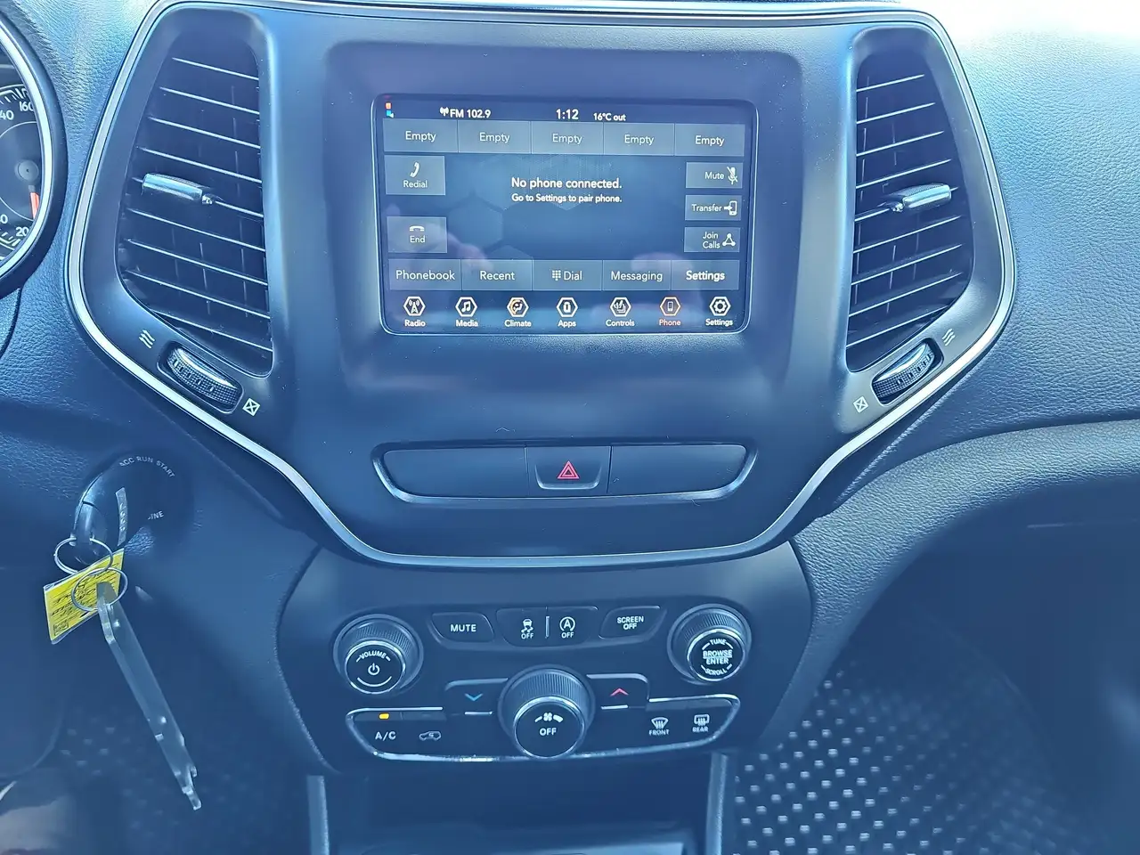 Jeep Cherokee photo Jeep Cherokee